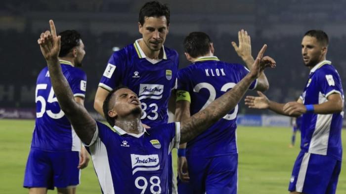 PERSIB mengungguli Bangkok United 1-0 pada pertandingan babak pertama Grup G AFC Champions League Two 2025/26 di Stadion Gelora Bandung Lautan Api, Rabu, 10 Desember 2025 malam. Gol PERSIB dicetak melalui tandukan Ramon 
