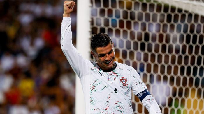 SELEBRASI - Selebari pesebak bola timnas Portugal, Cristiano Ronaldo setelah mencetak gol ke gawang Armenia pada Kualifikasi Piala Dunia 2026 zona Eropa, Sabtu (6/9/2025) malam WIB.