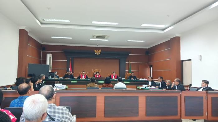SIDANG KORUPSI - Pengadilan Negeri Manado mengadakan sidang pemeriksaan saksi dan bukti kasus korupsi dana Islamic Development Bank (ISDB) dan Rupiah Murni Pendamping (RMP) di Universitas Sam Ratulangi (Unsrat) di Ruang Sidang Hatta Ali, Rabu (11/2/2026). Sidang dipimpin oleh Ketua Majelis Hakim Ronald Massang.