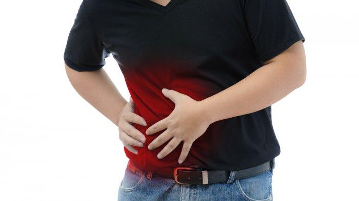 ilustrasi seseorang yang mengalami gangguan usus, berikut ini cara meningkatkan kesehatan usus