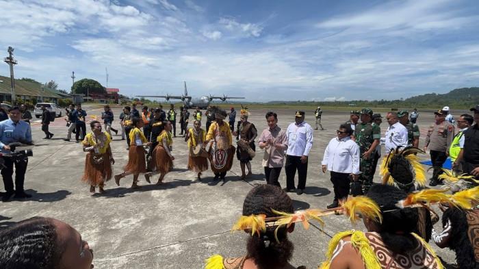 KUNJUNGAN KE PAPUA - Wakil Presiden Gibran Rakabuming melakukan kunjungan kerja ke Papua, Selasa (13/1/2026). (Taufik Ismail).