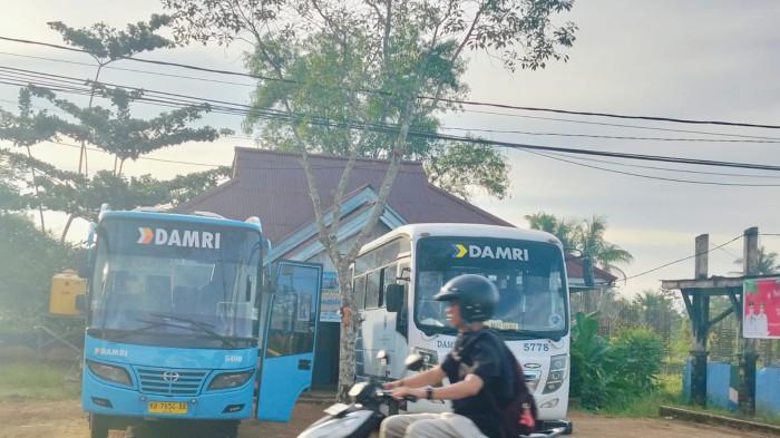 JADWAL DAMRI - Bus Damri akan berangkat melalui terminal di Jalan Perintis, Tideng Pale, Kecamatan Sesayap, KTT, Kaltara, Kamis (12/2/2026). Lihat jadwal Bus Damri hari ini di Provinsi Kalimantan Utara ( Kaltara ), tersedia rute Tana Tidung ke Tanjung Selor dan Malinau, pada Kamis (12/2/2026). (TribunKaltara.com / Rismayanti)