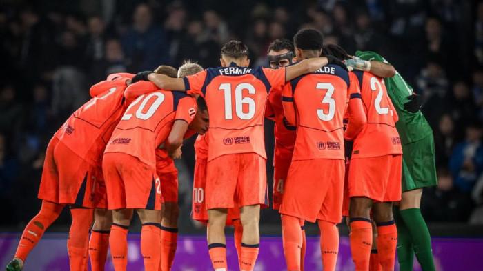 SKUAD BARCA - Para pemain FC Barcelona sebelum pertandingan pekan ke-20 Liga Spanyol menghadapi Real Sociedad di Reale Arena pada Senin (19/1/2026). (Instagram Barcelona - 19/1/2026)