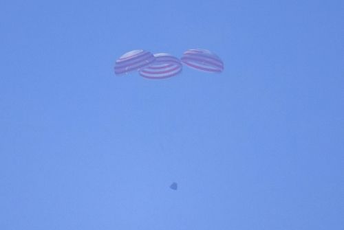 The Crew Capsule returning. (Image Credit: CMSE). 