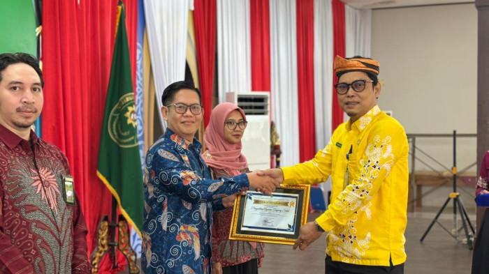 Sidang di luar gedung PN Tana Tidung 02 1202026.jpg