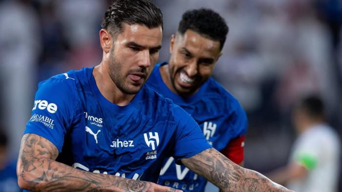 SELEBRASI - Selebrasi pemain Al Hilal, Theo Hernandez usai mencetak gol ke gawang Al Akhdoud di Liga Arab Saudi 2025/2026 pada Jumat (26/9/2025) dini hari WIB. Al Hilal menang 3-1.
