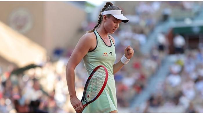 AKSI RYBAKINA - Petenis Kazakhstan, Elena Rybakina, saat bertanding di ajang Rolland Garros 2025.