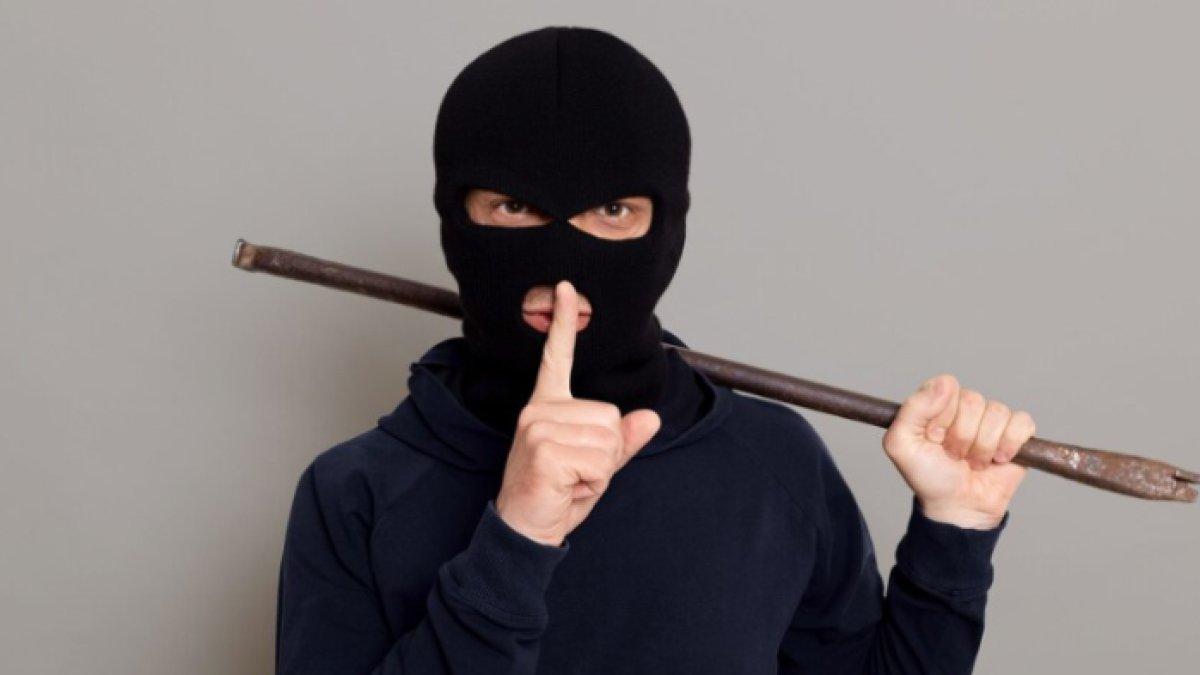 ILUSTRASI MALING - Potret ilustrasi diambil dari Freepik pada Selasa (11/2/2025). Seorang pria nekat mencuri di area rapat Kemenhub di sebuah hotel bintang lima kawasan Jakarta Selatan.