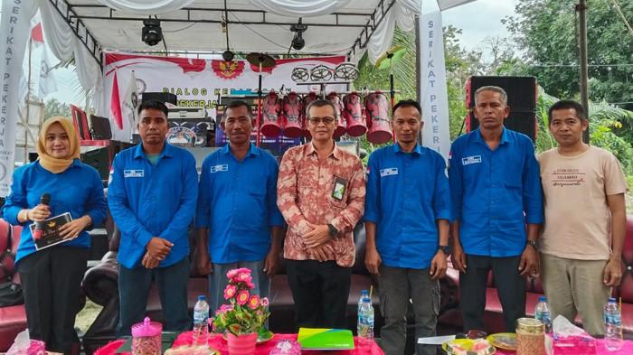 SPMP : Foto bersama SPMP dan peserta dialog usai dialog kebangsaan.