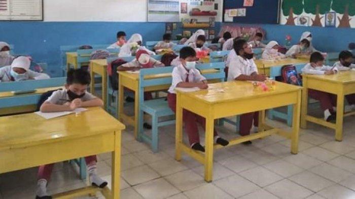 Aktivitas belajar mengajar di satuan pendidikan jenjang SD di Kabupaten Malinau, Provinsi Kalimantan Utara, beberapa waktu lalu.