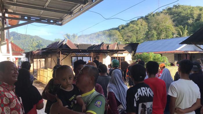 KEBAKARAN RUMAH - Suasana saat kebakaran rumah di Siendeng, Kecamatan Hulonthalangi, Kota Gorontalo, Provinsi Gorontalo pada Jumat (13/02/2026)