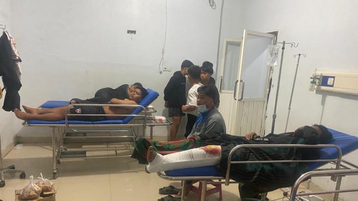 Kecelakaan lalu lintas terjadi di Jalan Nasional Trans Sulawesi, tepatnya di ruas Jalan H. Andi Depu