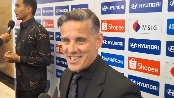 DRAWING AFF - Pelatih Timnas Indonesia, John Herdman saat diwawancarai usai mengahdiri drawing Piala AFF 2026 di RCTI, Kebon Jeruk, Kamis (15/1/2026). 