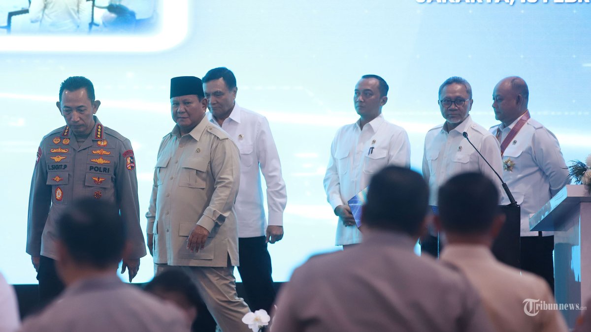 PERESMIAN SPPG POLRI - Presiden Republik Indonesia Prabowo Subianto bersama Kapolri Jenderal Listyo Sigit Prabowo, Menteri Koordinator Bidang Politik dan Keamanan Jenderal TNI (Purn) Djamari Chaniago,Mensesneg Prasetyo Hadi, Menteri Koordinator Bidang Pangan Indonesia Zulkifli Hasan, Kepala BGN Dadan Hidayana dan Wakapolri Komjen Dedi Prasetyo   secara resmi melakukan peresmian secara serentak 1.072 Satuan Pelayanan Pemenuhan Gizi (SPPG) Polri se-Indonesia di SPPG Palmerah, Jakarta Pusat, Jumat (13/2/2026). Acara tersebut juga sekaligus sebagai peresmian 18 gudang ketahanan pangan Polri yang tersebar di 12 Polda dan peletakan batu pertama atau groundbreaking di 107 SPPG Polri sebagai bagian dukungan Polri terhadap program MBG. Tribunnews/Jeprima