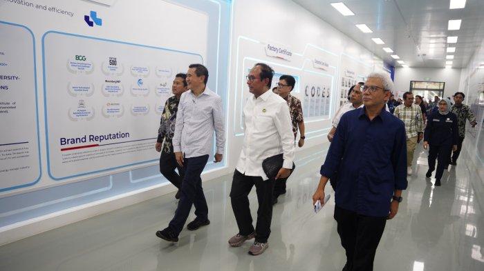T PLN (Persero) Unit Induk Distribusi (UID) Jawa Tengah dan D.I. Yogyakarta menerima kunjungan Dewan Energi Nasional (DEN) untuk meninjau kesiapan pasokan listrik serta perkembangan kebutuhan energi sektor industri di Jawa Tengah, Kamis (12/2/2026). Kunjungan kerja diawali dengan peninjauan ke Kawasan Ekonomi Khusus (KEK) Kendal, dilanjutkan ke Kawasan Industri Terpadu Batang (KITB).