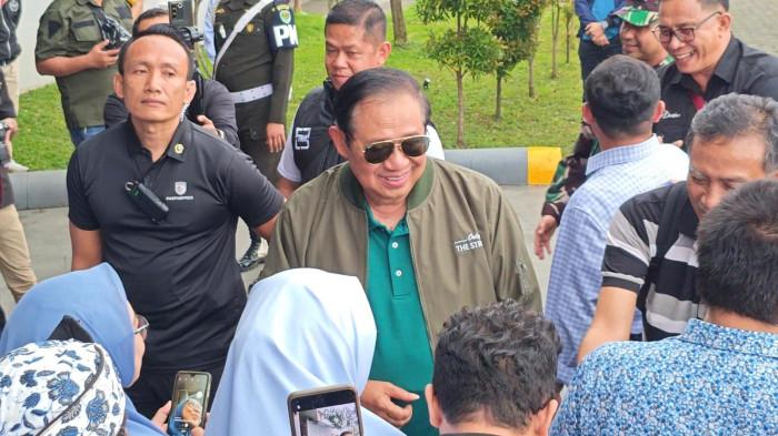 MELUKIR CIREMAI - Presiden RI ke 6 SBY (Susilo Bambang Yudhoyono) berkunjung dan menikmati suasana alam pegunungan Ciremai di Linggajati, Kuningan, Jawa Barat, Minggu 15 Februari 2026.