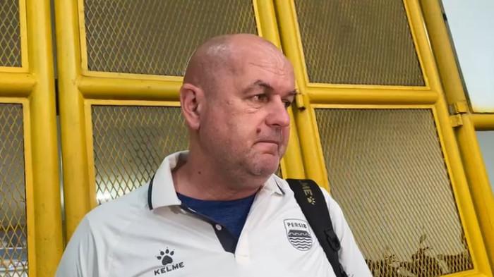 PELATIH PERSIB BANDUNG - Pelatih Persib Bandung, Bojan Hodak, di Stadion GBLA, Bandung, Minggu (7/12/2025)