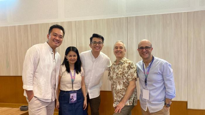 (kiri-kanan) Juri Internasional Choir Group: DARIUS LIM, MARIA