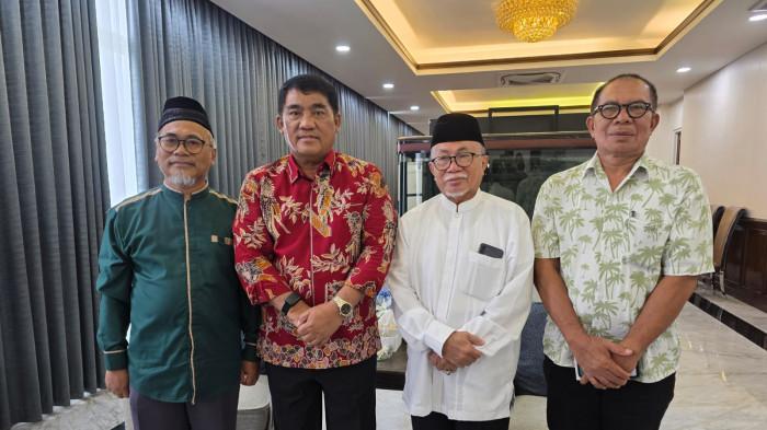 TEGAS - Gubernur Sulut YSK menegaskan, tidak pernah ada jarak antara dirinya dan MUI maupun organisasi keagamaan lain di Sulawesi Utara.