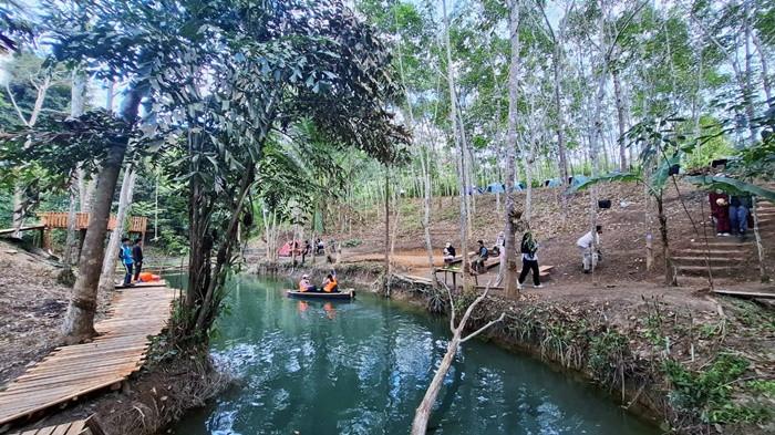 DIMINATI - Wisata Alam Berkonsep Rahasia, Bukit Senja Wondercamp Experience Ramai Diminati.  Pada 14–15 Februari 2026, pengelola memperkenalkan wisata alam dengan akses terbatas.