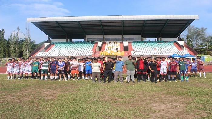 Suhendra Sultan Al Alif memantau langsung proses seleksi tim sepak bola persiapan Porprov 2026.