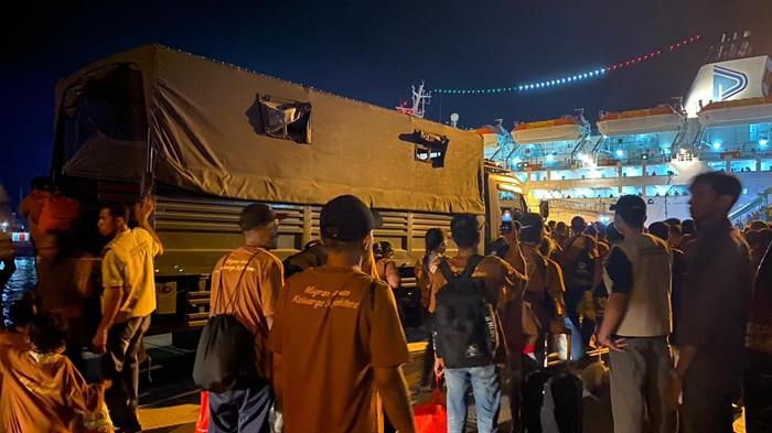 Truk TNI telah tiba di Pelabuhan Tunon Taka, Kabupaten Nunukan