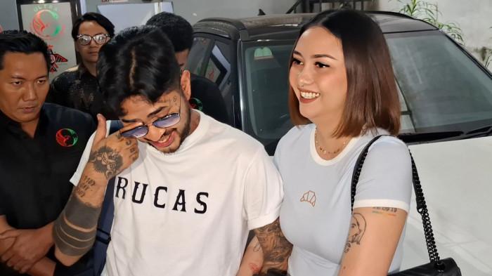 ONAD BEBAS - Beby Prisillia saat jemput Onad dari panti rehabilitasi di kawasan Lebak Bulus Jakarta Selatan, Rabu (28/1/2026).