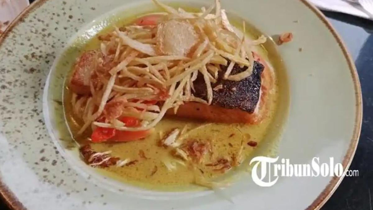 KULINER BOYOLALI - Gulai Ikan Salmon menjadi menu andalan Miichan Bistro Boyolali berlokasi di Jalan Tape Baru, Wonosari, Kemiri, Kec. Mojosongo, Kabupaten Boyolali, Jawa Tengah.