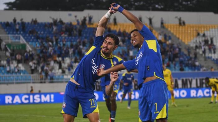 SUPER LEAGUE - Selebrasi pemain Arema FC saat menghadapi Semen Padang di Stadion Kanjuruhan, Minggu (15/2/2026). Di laga ini, Arema FC menang telak 3-0.
