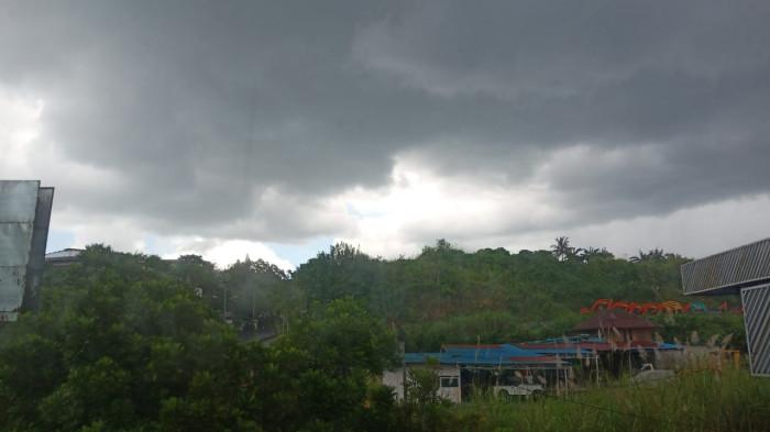 CUACA - Potret langit Manado Sulawesi Utara beberapa waktu lalu. Berikut adalah info cuaca Manado, Sulut Kamis 12 Februari 2026 besok.