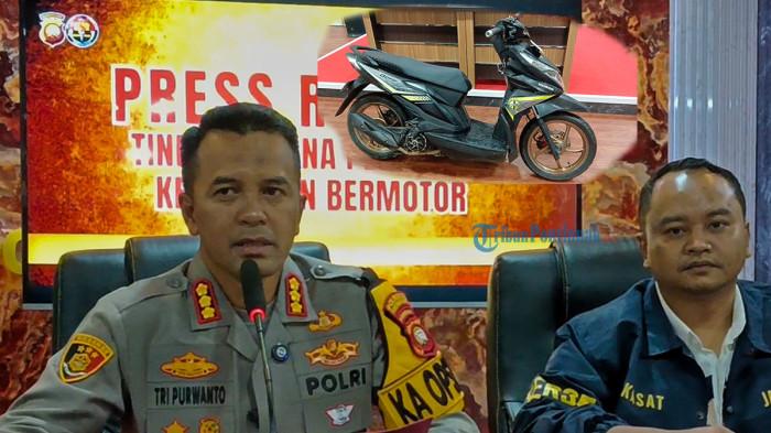 CURANMOR MUJAHIDIN - Kapolresta Pontianak, Kombes Pol Endang Tri Purwanto (kiri) bersama Kasat Reskrim Polresta Pontianak, AKP Ryan Eka Cahya (kanan) saat press release di Mapolresta Pontianak, pada Senin, 16 Februari 2026. Polresta Pontianak berhasil mengungkap tindak pidana pencurian sepeda motor yang terjadi di kawasan Masjid Mujahidin Pontianak.