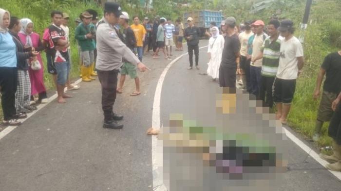 AMANKAN - Foto saat laka maut di Jalan Umum Desa Air Kopras Kecamatan Pinang Belapis pada Minggu (15/2/2026) lalu. Sopir dan truk angkutan sampah DLH masih diamankan di Mapolres Lebong.