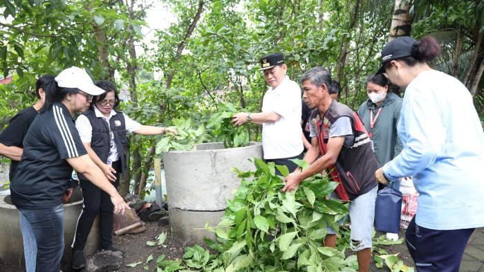 PEMPROV SULUT - Pemerintah Provinsi Sulawesi Utara menggelar aksi bersih-bersih masi.9