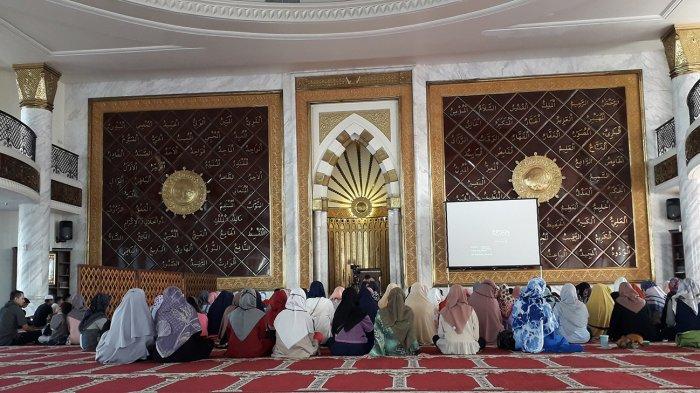 Kajian bersama Ustaz Yusman Gunara di Masjid Raya Trans Studio Bandung, Rabu (29/5/2019).