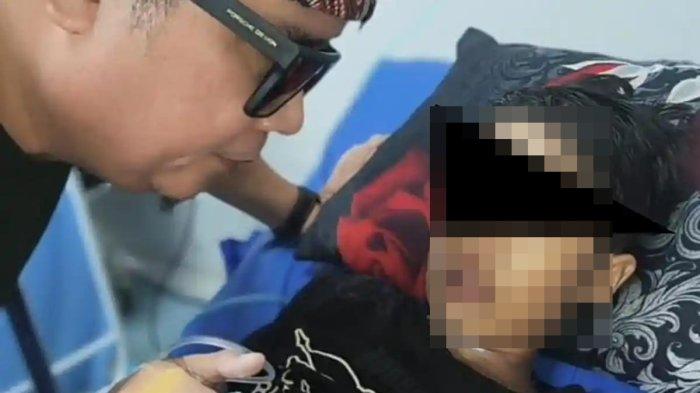IBU TIRI SUKABUMI - Momen NS, bocah 12 tahun yang tewas di Sukabumi saat berbicara dengan polisi, detik-detik sebelum dia menunjuk ibu tiri sebagai penyebab lukanya, Jumat 20 Februari 2026.