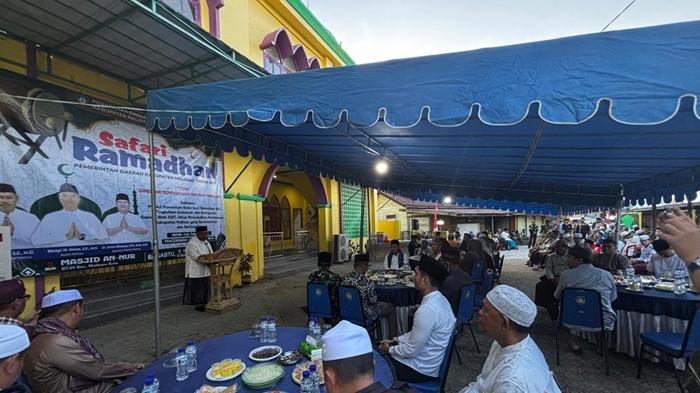 ​SAFARI RAMADAN - Buka puasa bersama di masjid melalui Safari Ramadan tahun 2025 lalu. Tahun ini ada 15 rute direncanakan dengan titik awal di Kecamatan Malinau Selatan.(TRIBUNKALTARA.COM / MOHAMMAD SUPRI)