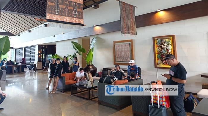 PERTUMBUHAN EKONOMI - Wisman di sebuah resort di Tongkaina Manado belum lama ini. Meningkatnya kunjungan wisman turut mendorong pertumbuhan ekonomi Sulawesi Utara pada kuartal ketiga tahun 2025.