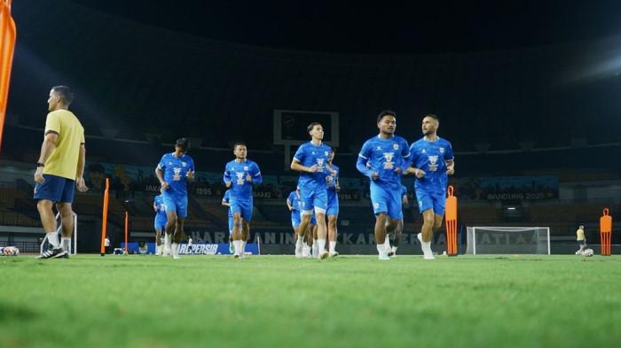 PERSIB menjalani latihan perdana di bulan Ramadan 1447 H di Gelora Bandung Lautan Api, Kamis 19 Februari 2026 pukul 20.30 WIB. Sepanjang bulan Ramadan, PERSIB diagendakan melakukan sesi latihan malam.