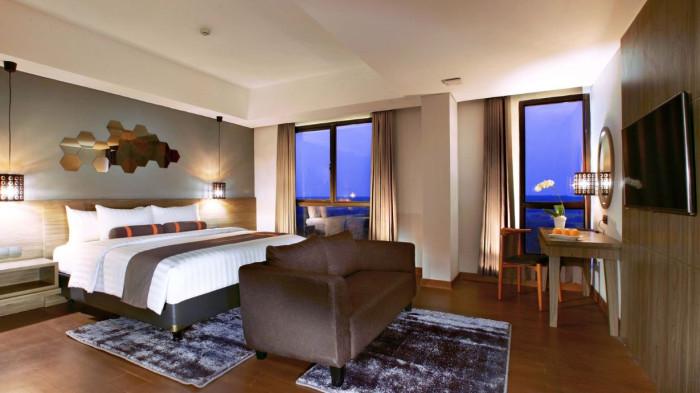 Deluxe Room Harper Purwakarta.