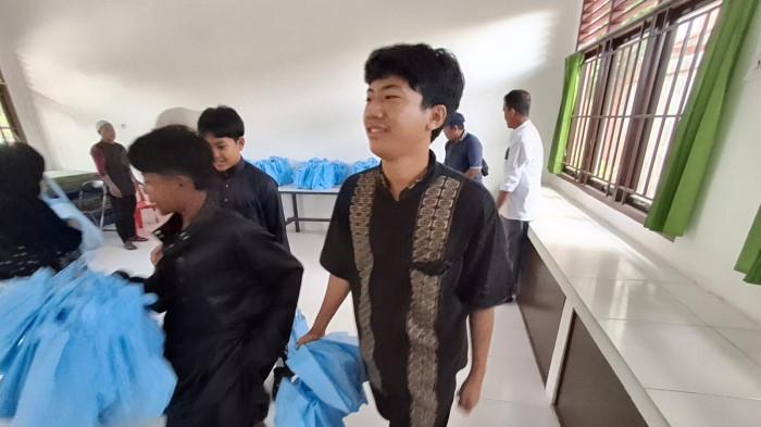 Siswa dan Siswi dapat makanan kering 23022026.jpg