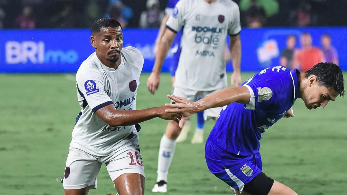 PERSIB BANDUNG VS PERSITA TANGERANG - Cuplikan pertandingan Persib Bandung vs Persita Tangerang di Stadion Gelora Bandung Lautan Api, Bandung, Jawa Barat pada Minggu, 22 Februari 2026.