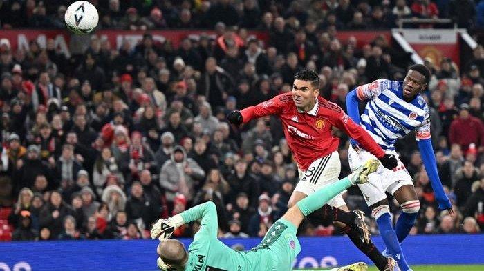 Casemiro mencetak brace ke gawang Reading pada laga putaran keempat Piala FA yang membuat Manchester United menang 3-1 dan lolos ke putaran kelima.