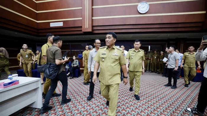 TEGAS - Gubernur Sulawesi Utara, Yulius Selvanus Komaling (YSK), menegaskan komitmennya mendorong transformasi digital sebagai salah satu pilar utama penguatan ekonomi daerah.