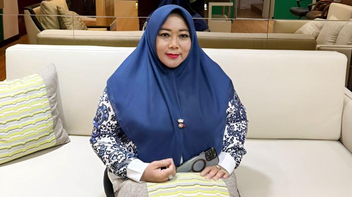 KONDISI KUMUH - Wakil Ketua DPRD Surabaya, Laila Mufidah, menyoroti kondisi kumuh pada akses utama warga Gunung Anyar Harapan, Kecamatan Gunung Anyar, Surabaya, Jawa Timur.
