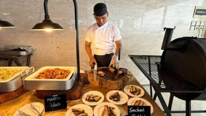 SMOKED BRISKET - Olahan Smoked Brisket di Swiss-Belhotel Makassar, Jl Ujung Pandang, Kota Makassar, Sulawesi Selatan, Jumat (20/2/2026). Smoked Brisket merupakan menu andalan buka puasa Ramadan 2026 di Swiss-Belhotel Makassar.