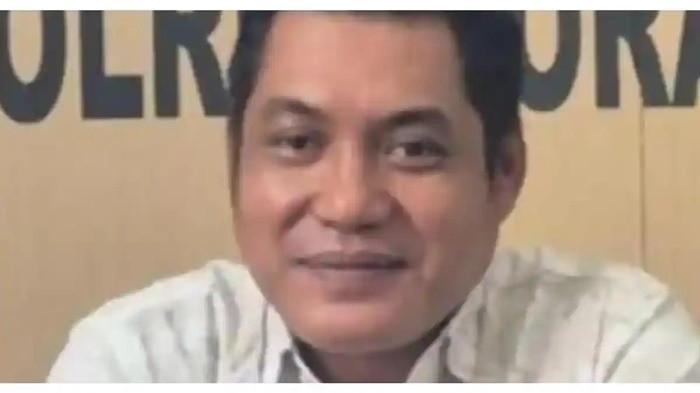 KASAT NARKOBA DITANGKAP - Kasat Narkoba Polres Toraja Utara, AKP Arifan Efendi dikabarkan terlibat dalam dugaan peredaran narkoba di Kabupaten Toraja Utara, Sulawesi Selatan. Ia ditangkap berselang 13 hari setelah tangkap seorang wanita, VA.