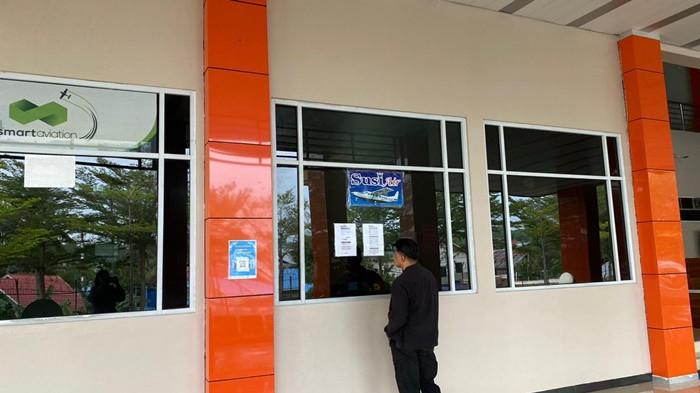 PENERBANGAN PERINTIS - Aktivitas penumpang di Bandar Udara Nunukan sebelum keberangkatan pesawat perintis tujuan Long Bawan dan Binuang, Kalimantan Utara,saat diabadikan Senin (23/2/2026). Catat jadwal penerbangan perintis di Bandar Udara Nunukan hari ini, Selasa (24/2/2026), tersedia rute menuju Long Bawan dan Binuang. (TribunKaltara.com/Fatimah Majid)