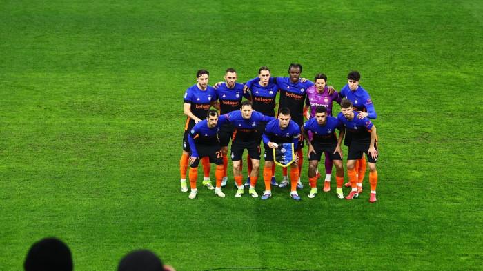 FOTO BERSAMA - Starting line-up pemain Inter Milan melakukan sesi foto sebelum laga menghadapi Pisa pada pekan 22 Liga Italia di Stadion Giuseppe Meazza, Sabtu (24/1) dini hari WIB. Inter menang 6-2.