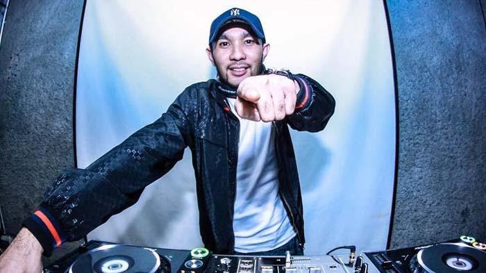 ENJI MANTAN SUAMI AYU TING TING: Viral sebuah akun di thread memviralkan kisah ibunya diduga dihamili Enji mantan suami Ayu Ting Ting. Netizen syok tahu usia pemilik akun itu.