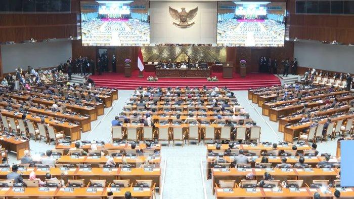 REVISI UU TNI - DPR RI menggelar rapat paripurna terkait Revisi UU (RUU) TNI yang akan disahkan menjadi UU pada Kamis (20/3/2025), di Gedung DPR RI, Jakarta. Saat ini, sedang berlangsung sidang paripurna pengesahan Revisi UU TNI.